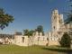Abteien der Normandie. Jumièges: die Ruine der Anbteikirche. Foto: Hilke Maunder