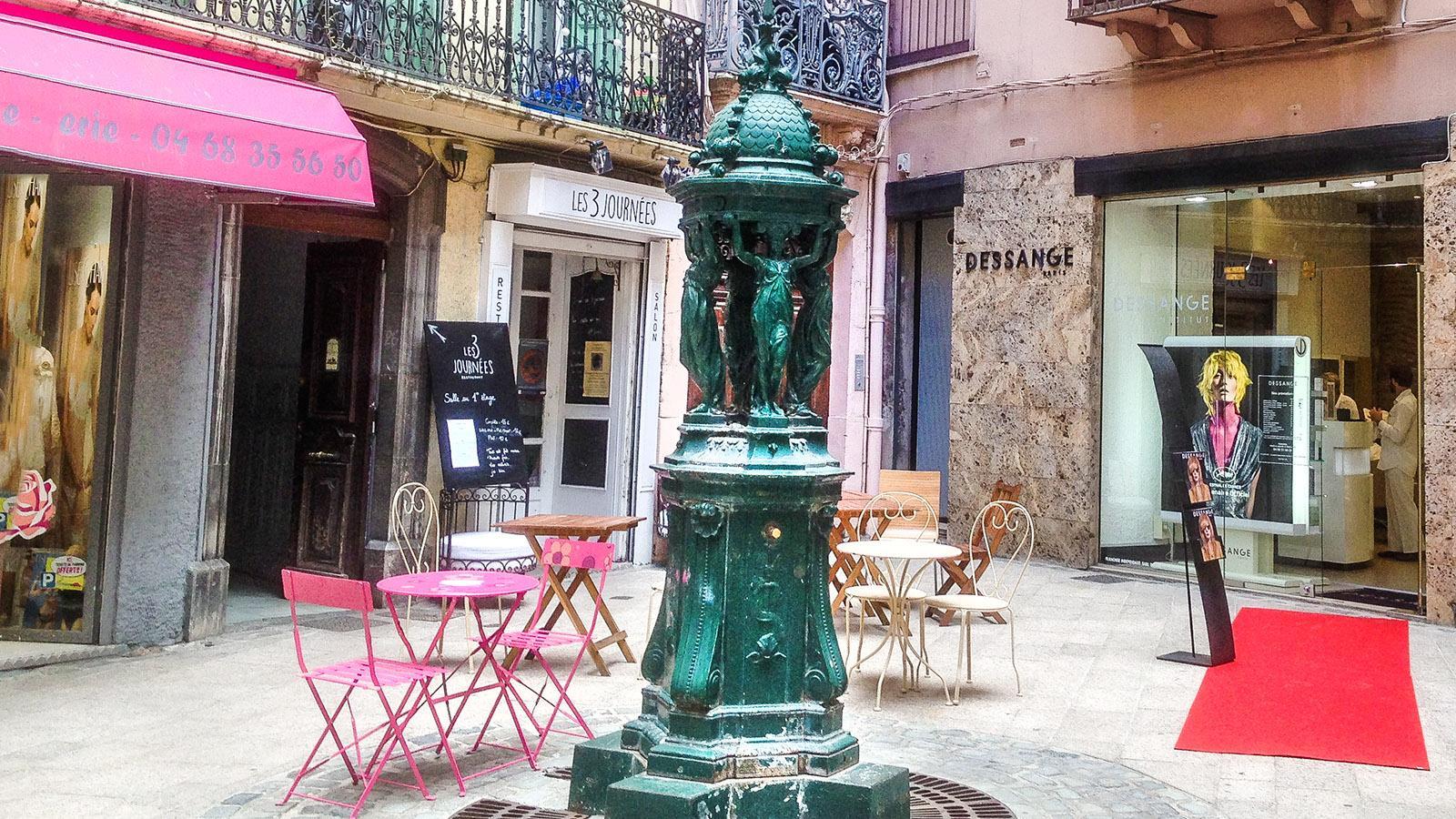 Mal poppig, mal stylisch, mal edel, mal trashig, machen die Geschäfte in den Gassen und Plätzen der Innenstadt von Perpignan auf sich aufmerksam. Foto: Hilke Maunder