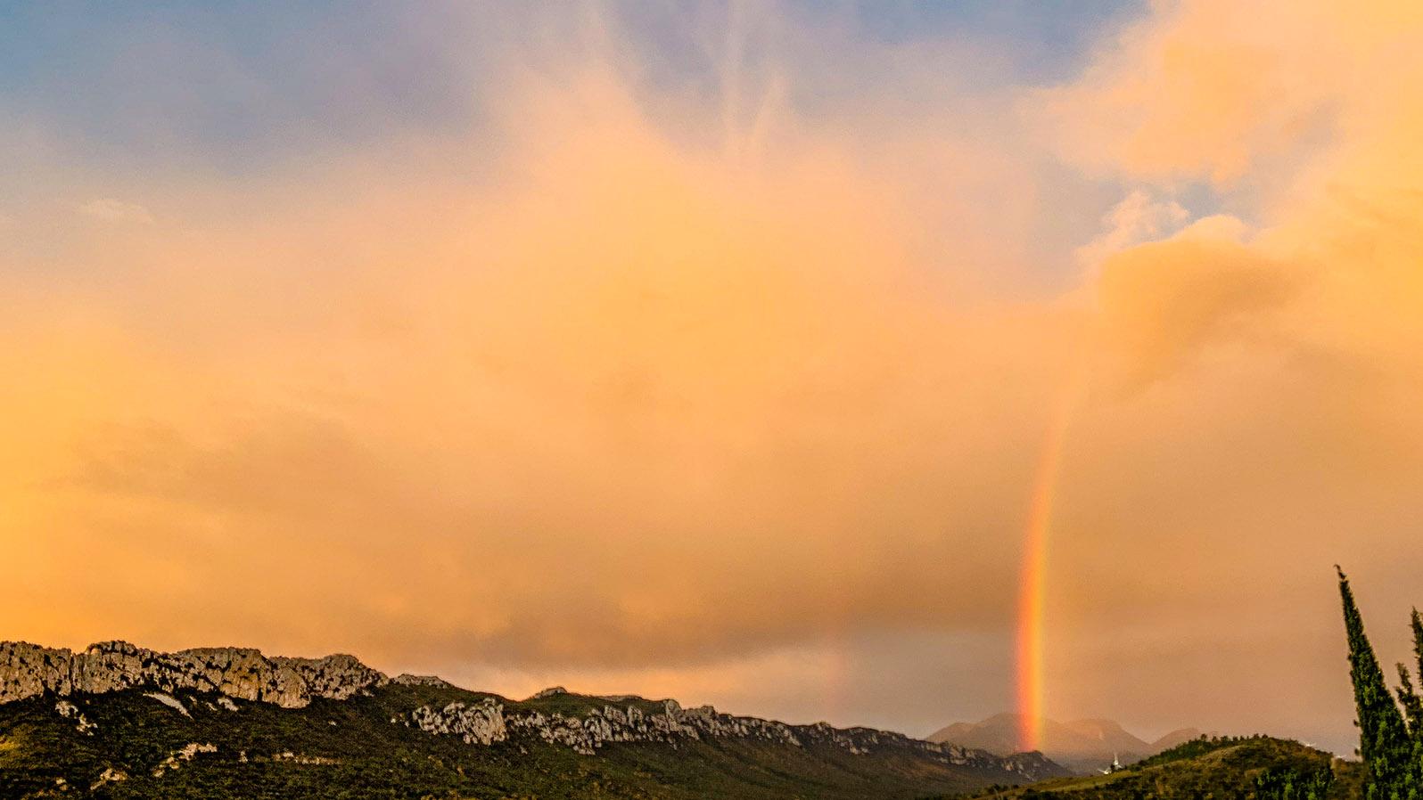 Wetter-Phänomene: Regenbogen über Caudiès. Foto: Hilke Maunder
