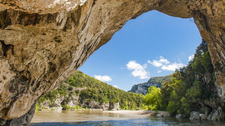 Der Felsbogen der Ardèche-Schlucht. Foto: Hilke maunder