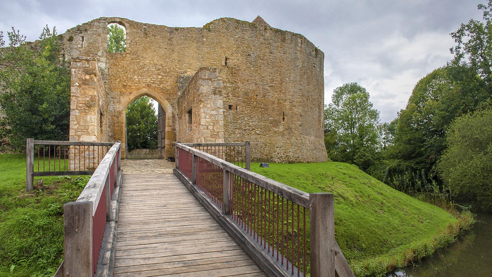 Der Zugang zum Château de Crèvecoeur. Foto: Hilke Maunder