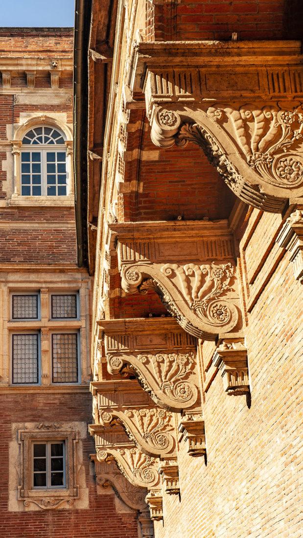 Toulouse: Prachtvolles Pastell-Palais: das Hôtel de Bernuy. Foto: Hilke Maunder
