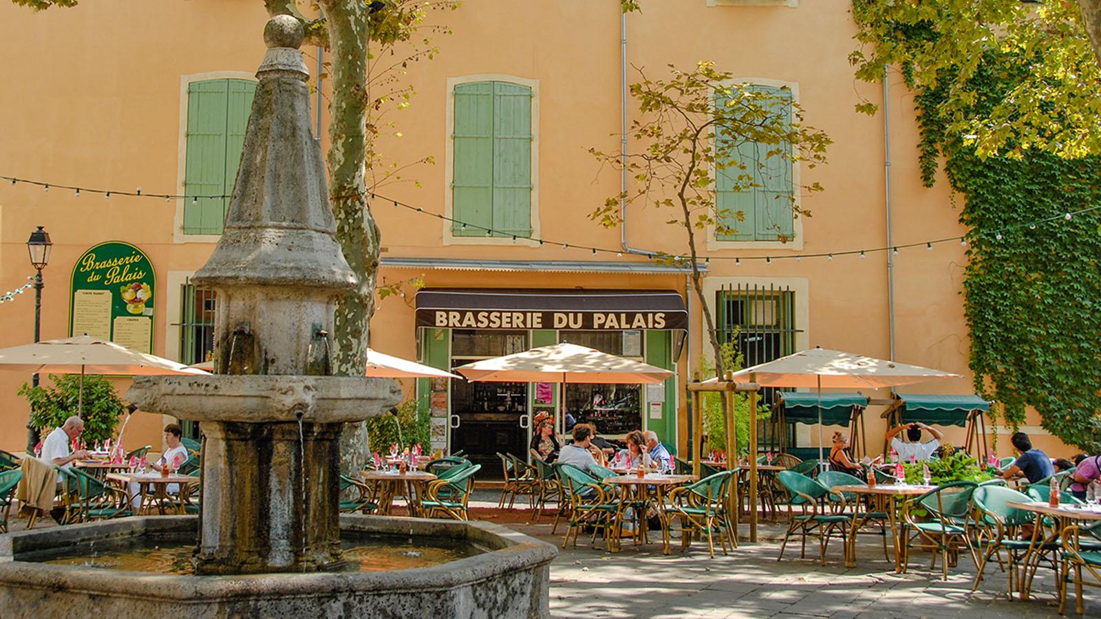 Béziers: die Brasserie du Palais bei der Kathedrale. Foto: Hilke Maunder