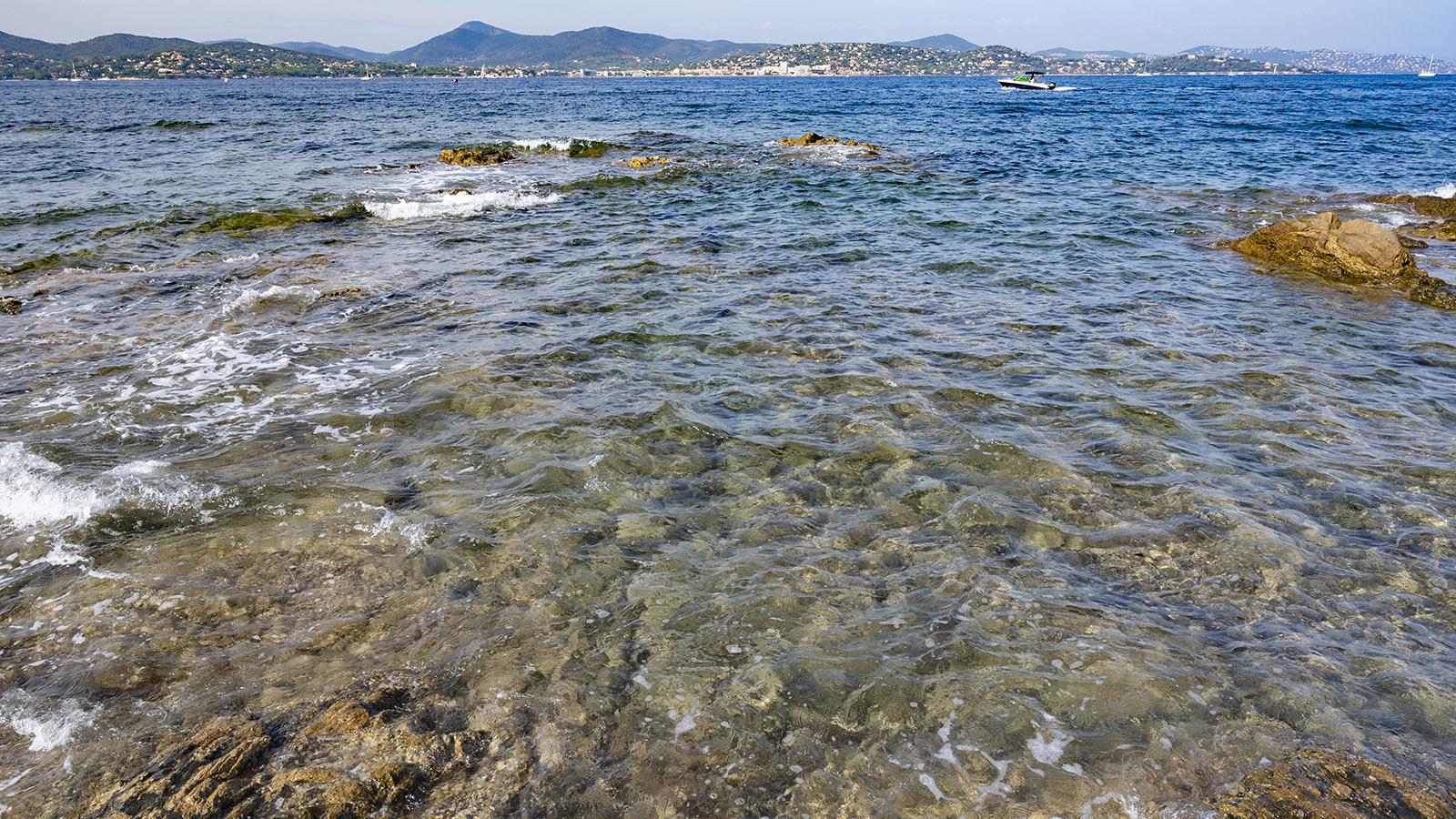 Glasklar ist das in der Bucht von Saint-Tropez. Foto: Hilke Maunder