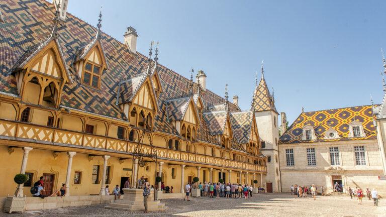 Palast der Armen: das Hôtel-Dieu in Beaune
