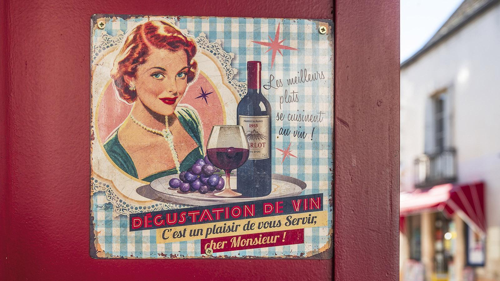 Historische Weinwerbung eines Bistros. Foto: Hilke Maunder