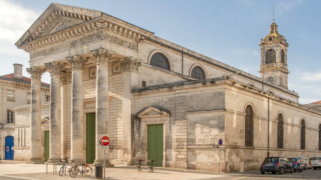 Die Église Saint-Louis von Rochefort. Foto: Hilke Maunder