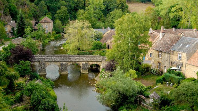 Saint-Céneri-le-Gérei: Kleinod an der Sarthe