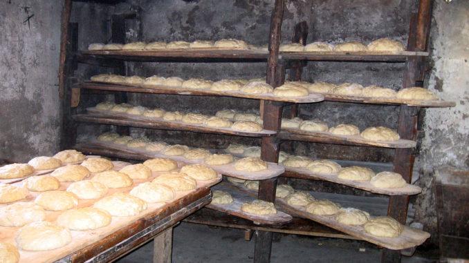 Pô Bouilli: 600 Brote wandern in den Ofen. Foto: Office de Tourisme, La Grave.
