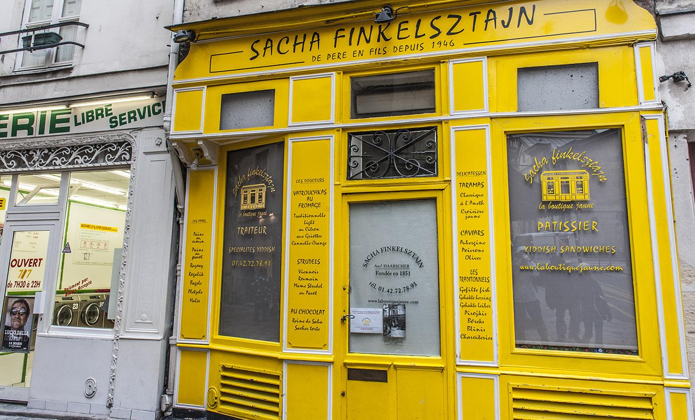 Die Bäckerei Finkelsztajn gehört zu den traditionsreichesten jüdische Geschäften der Rue de Rosiers. Foto: Hilke Maunder