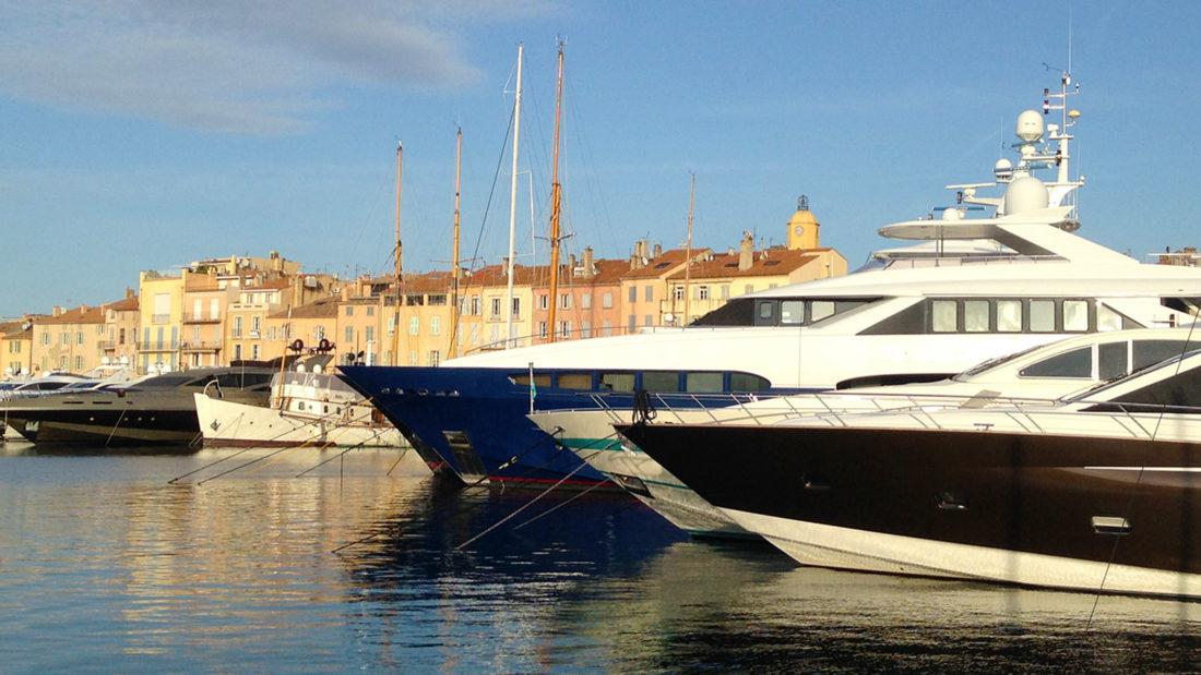 Wo Stars in Frankreich leben: Der Hafen von Saint-Tropez gehört dazu. Foto: Hilke Maunder