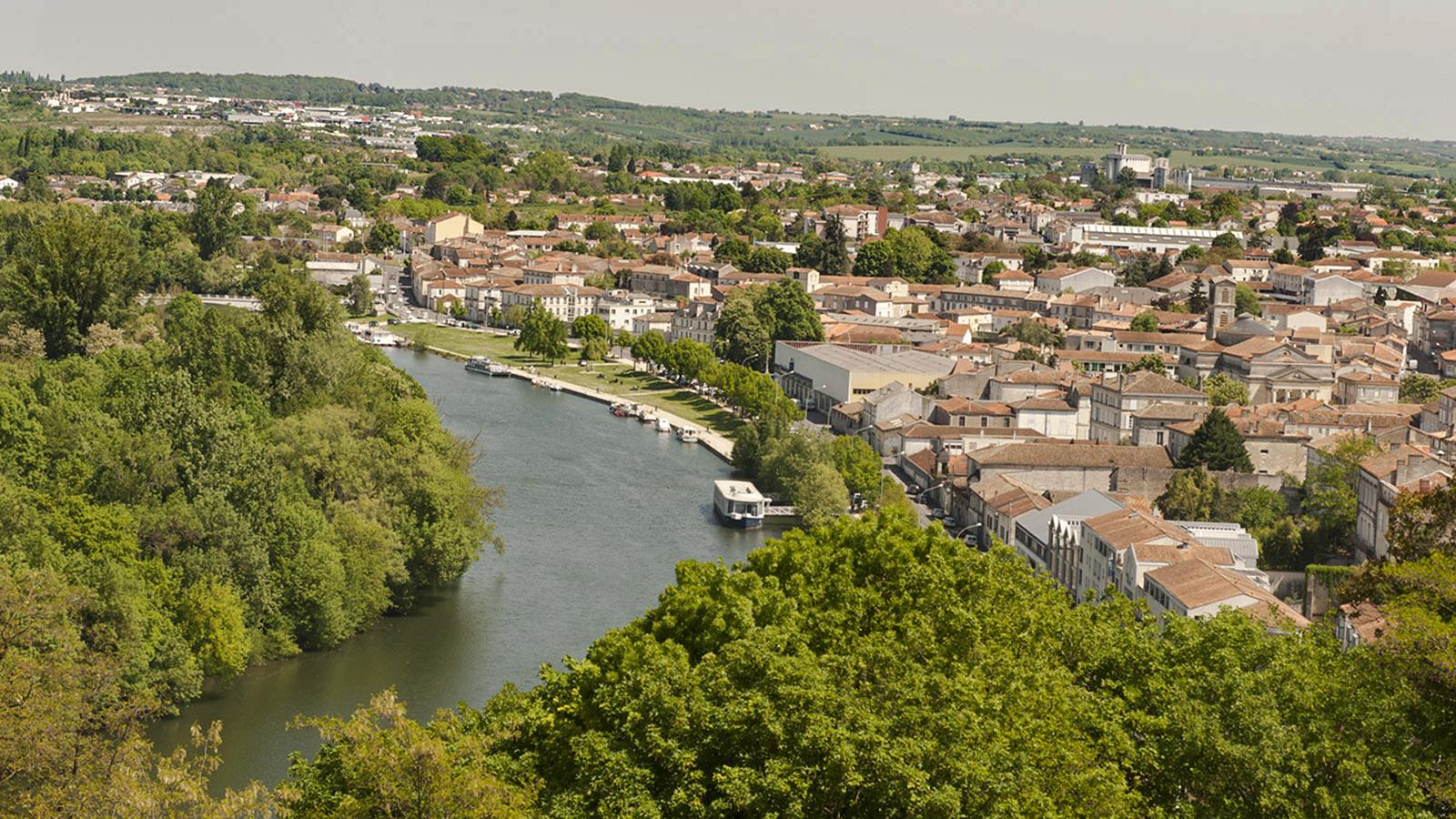 Blick von der Oberstadt von Angoulême an der Charente