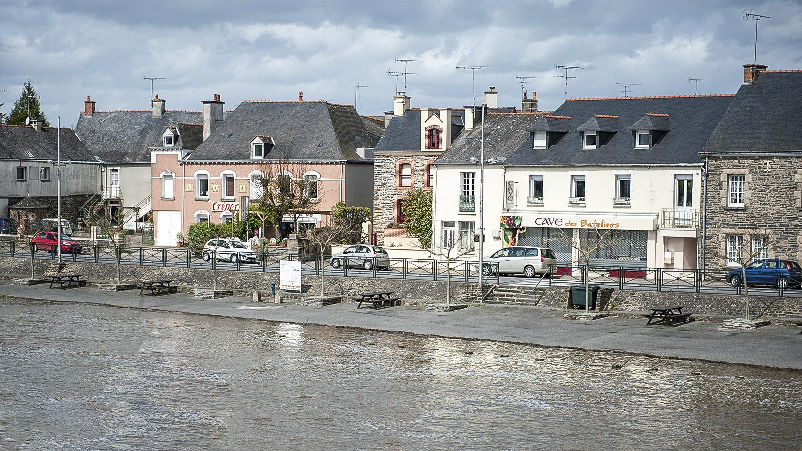 Überflutet: das Ufer der Vilaine bei Messac. Foto: Hilke Maunder