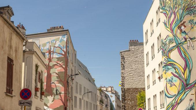 Rue du Retrait: "Arbres dans la ville" von S. Carloni und J. Rosseti (links), rechts: Sur son Arbre Perchée" von Anis (Sept. 2017). Foto: Hilke Maunder