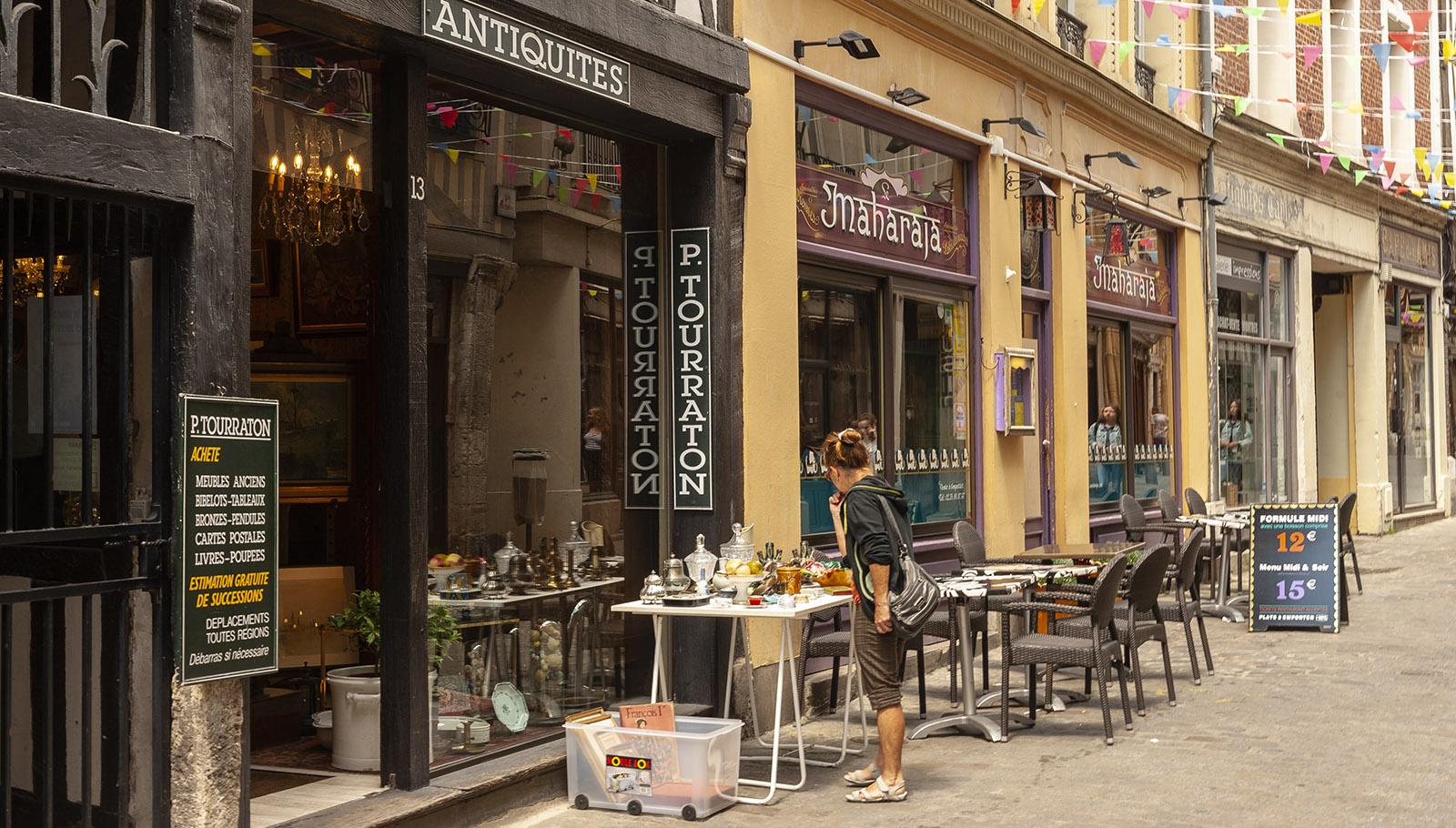 Rouen: Sie Rue Damiette ist die Straße der Antiquitätenhändler. Foto: Hilke Maunder