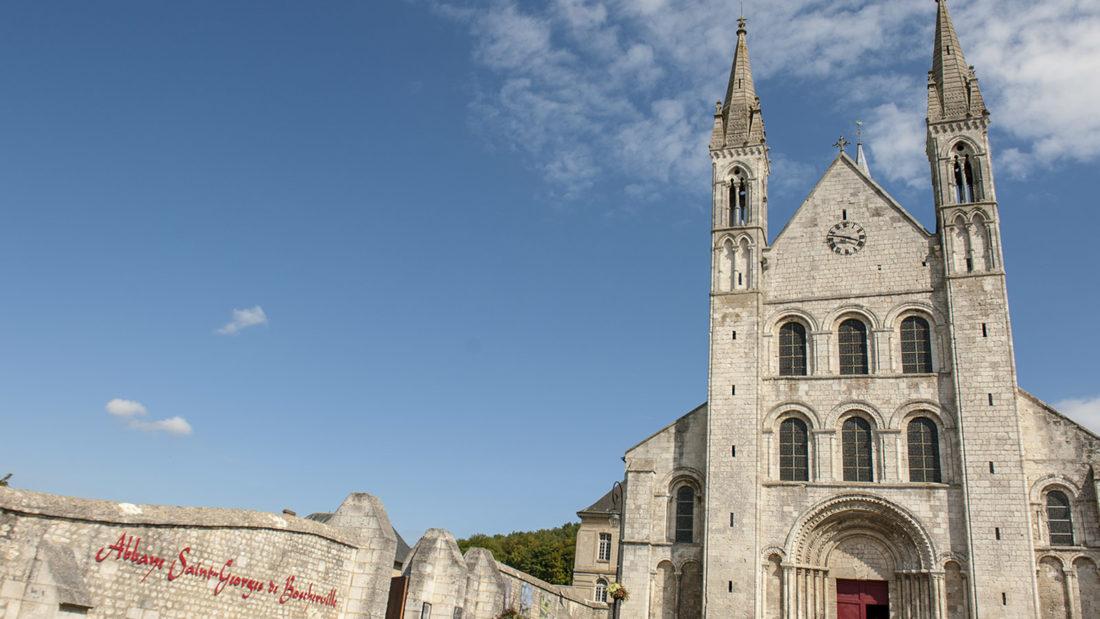 Die Abtei St-Georges-de-Boscherville in Saint-Martin-de-Boscherville. Foto: Hilke Maunder
