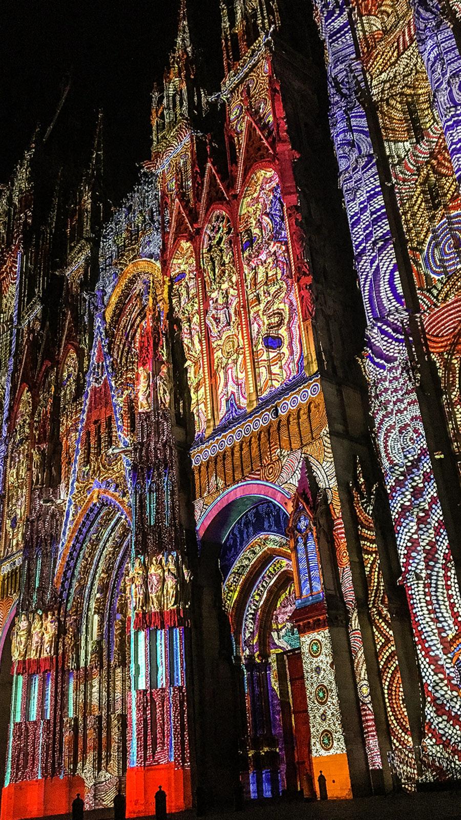 Seine-Comtesse-Kreuzfahrt. Rouen: Lichtershow auf der Kathedrale. Foto: Hilke Maunder