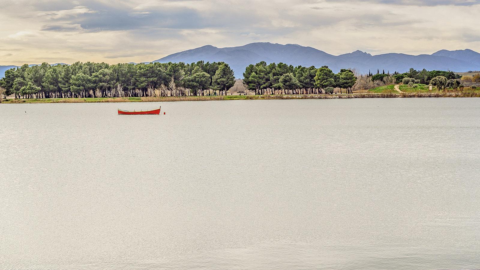 Lac de la Raho: Der Canigou wacht über den Lac de la Raho. Foto: Hilke Maunder