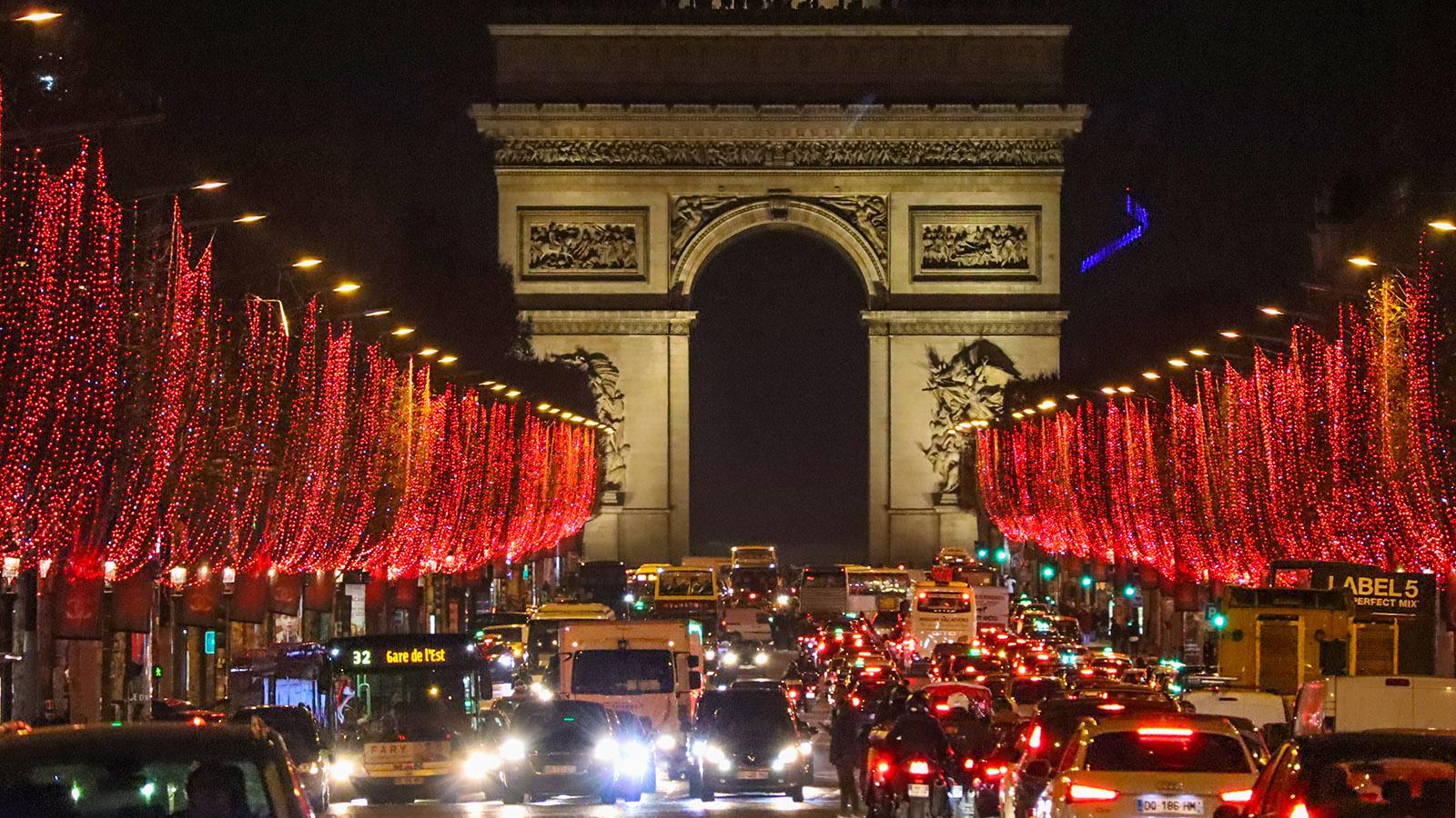 Paris, ville lumière: rush hour auf den Champs-Élysées. Foto: Uschi Hennen