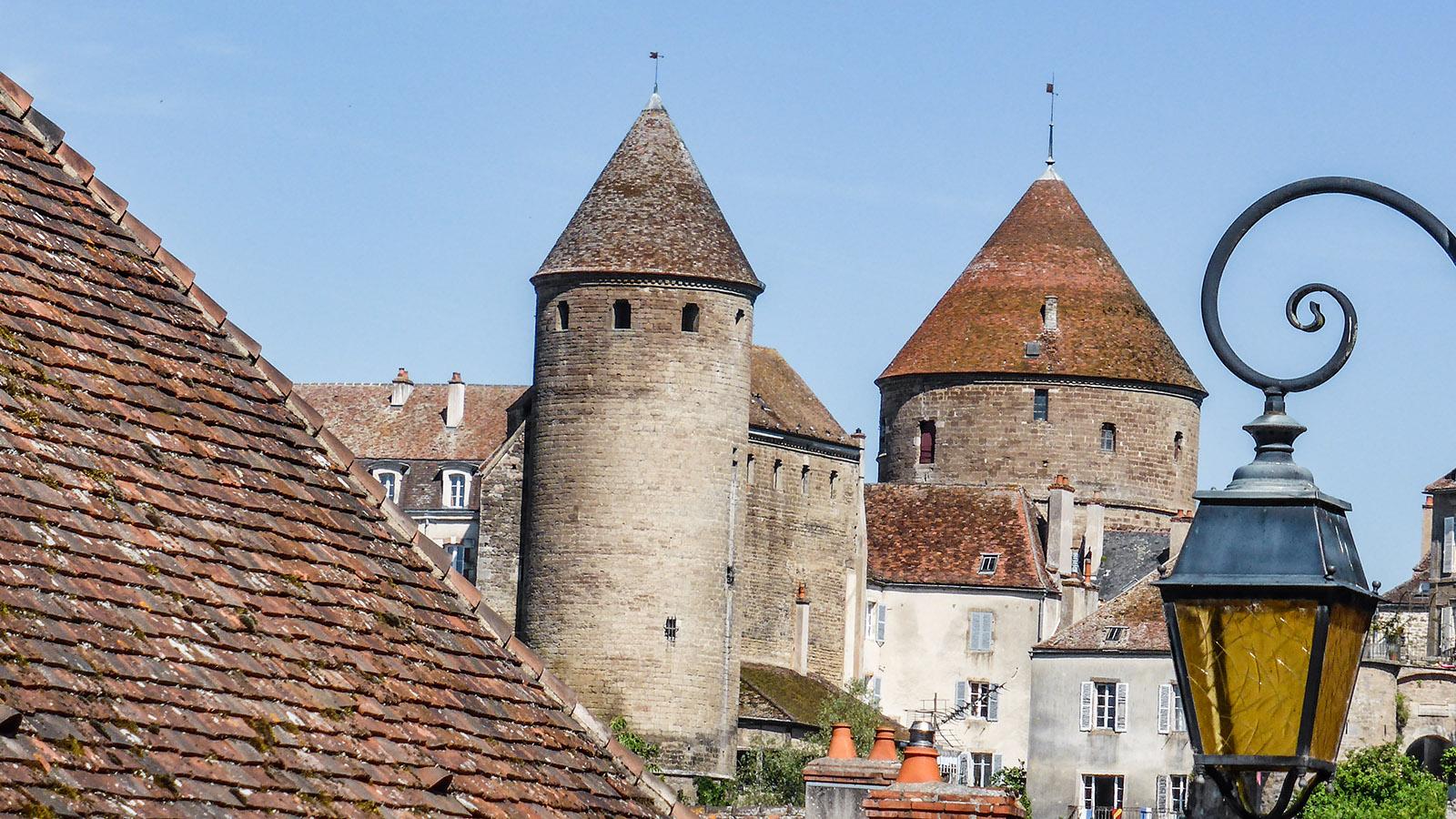 Blick auf die Burg von Semur-en-Auxois. Foto: Werner Münzel