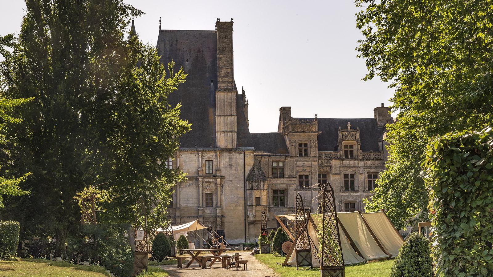 Im Sommer finden Mittelalterfeste mit Ritterspielen auf dem Schloss von Fontane-Henri statt. Foto: Hilke Maunder