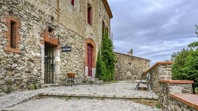 Der Zugang zum Weinkeller von Château de Caladroy. Foto: Hilke Maunder