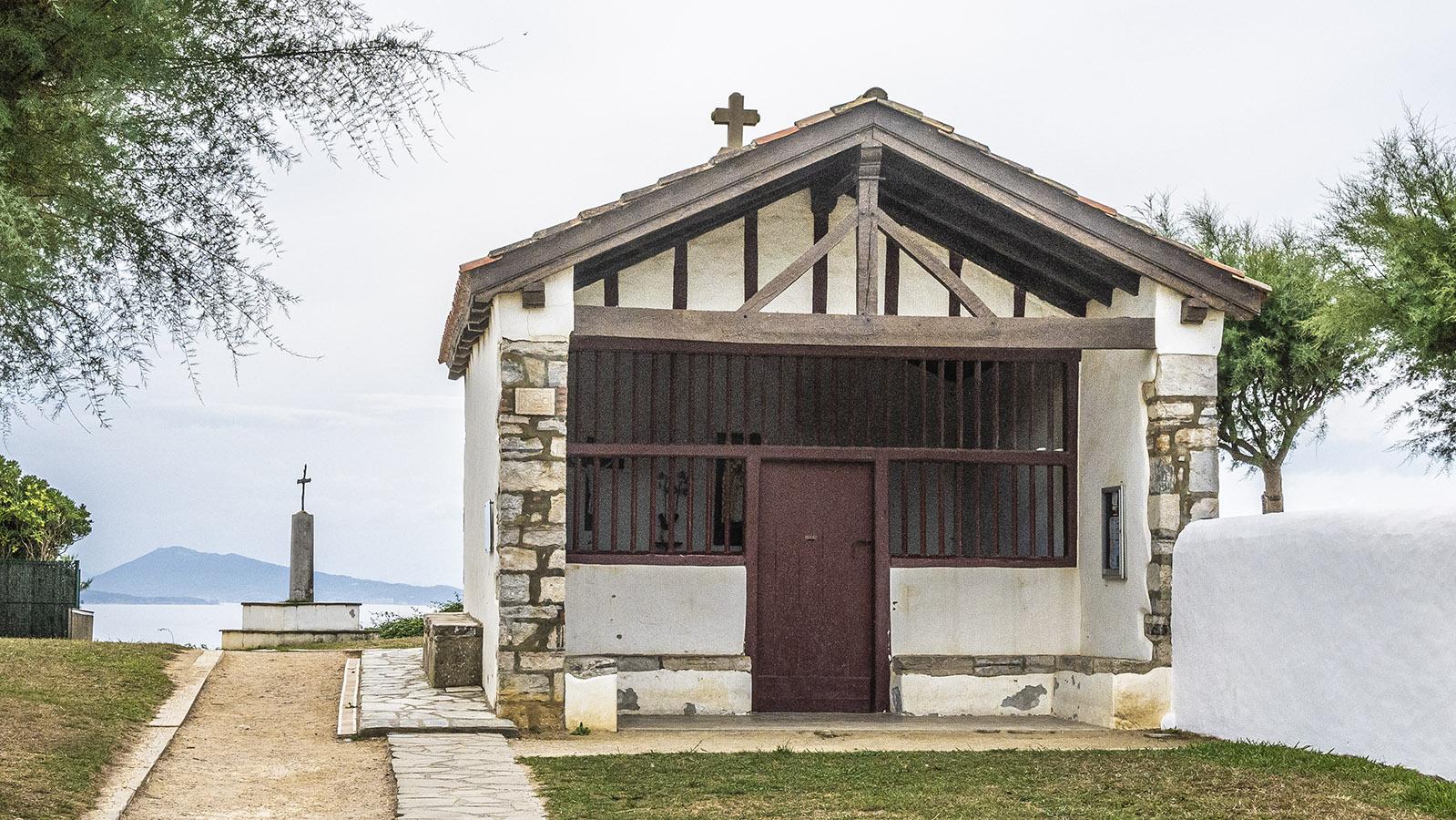 Von der Kapelle am Küstenwanderweg eröffnen sich traumhafte Ausblicke! Foto: Hilke Maunder