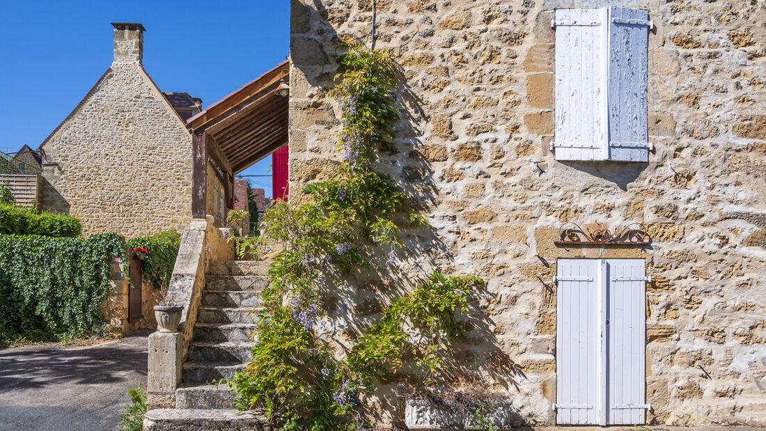 Domme gehört zu den schönsten Dörfern Frankreichs - und ist im Sommer entsprechend gut besucht. Foto: Hilke Maunder