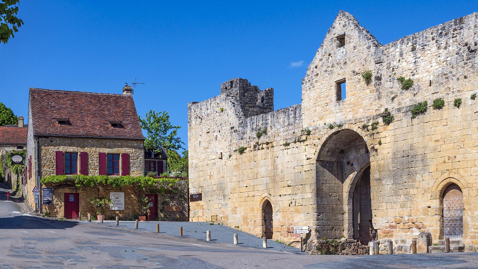 Die Porte des Tours ist eines der drei noch erhaltenen Stadttore. Foto: Hilke Maunder
