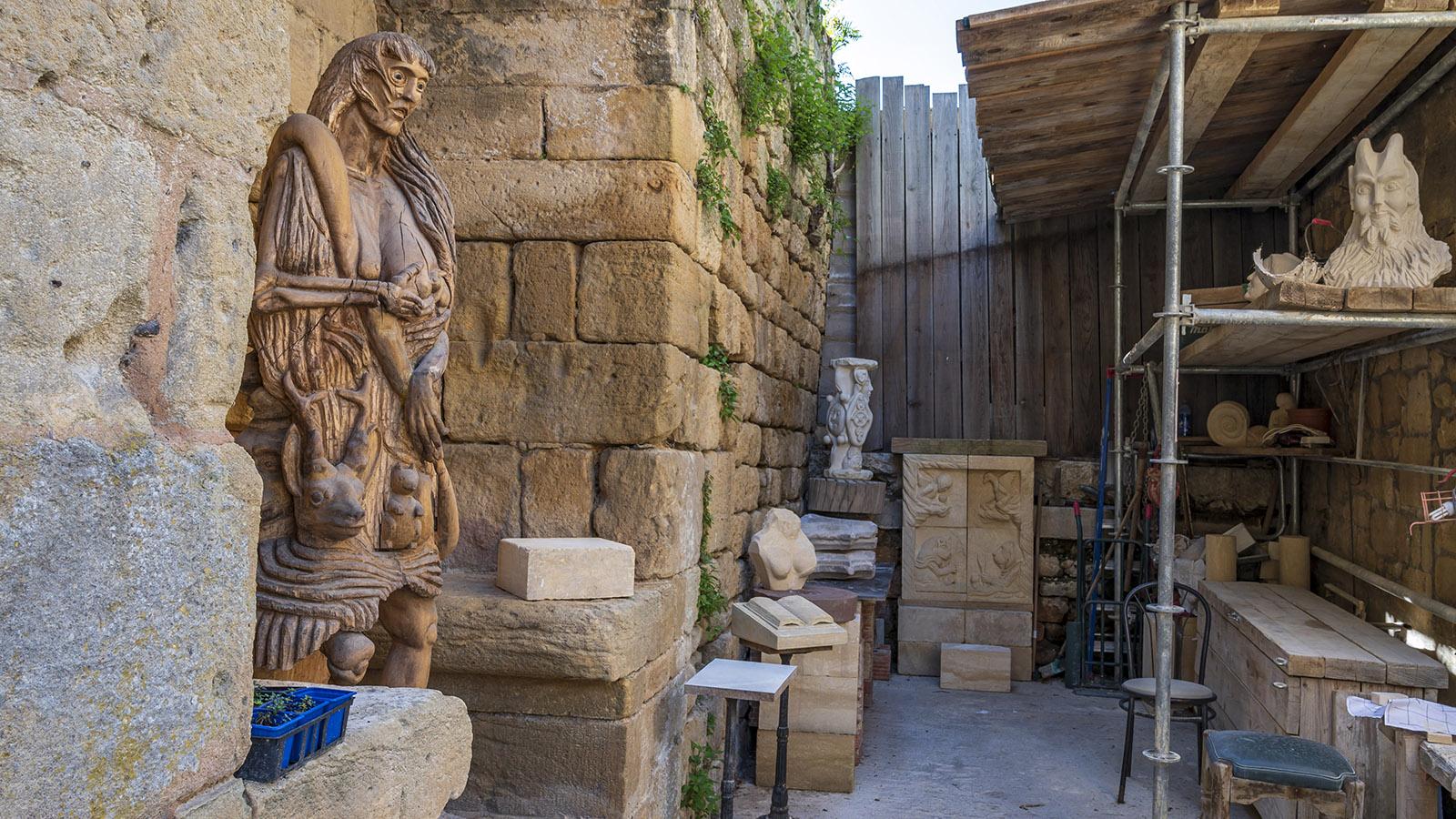 An der Porte del Bos findet ihr diese Bildhauerwerkstatt. Foto: Hilke Maunder