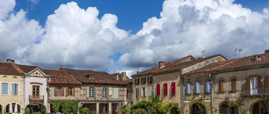 Die Place Royale von Labastide-d'Armagnac. Foto: Hilke Maunder
