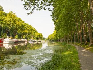 Treidelpfade säumen den Canal des deux Mers - perfekt für Radtouren und Wanderungen! Foto: Hilke Maunder