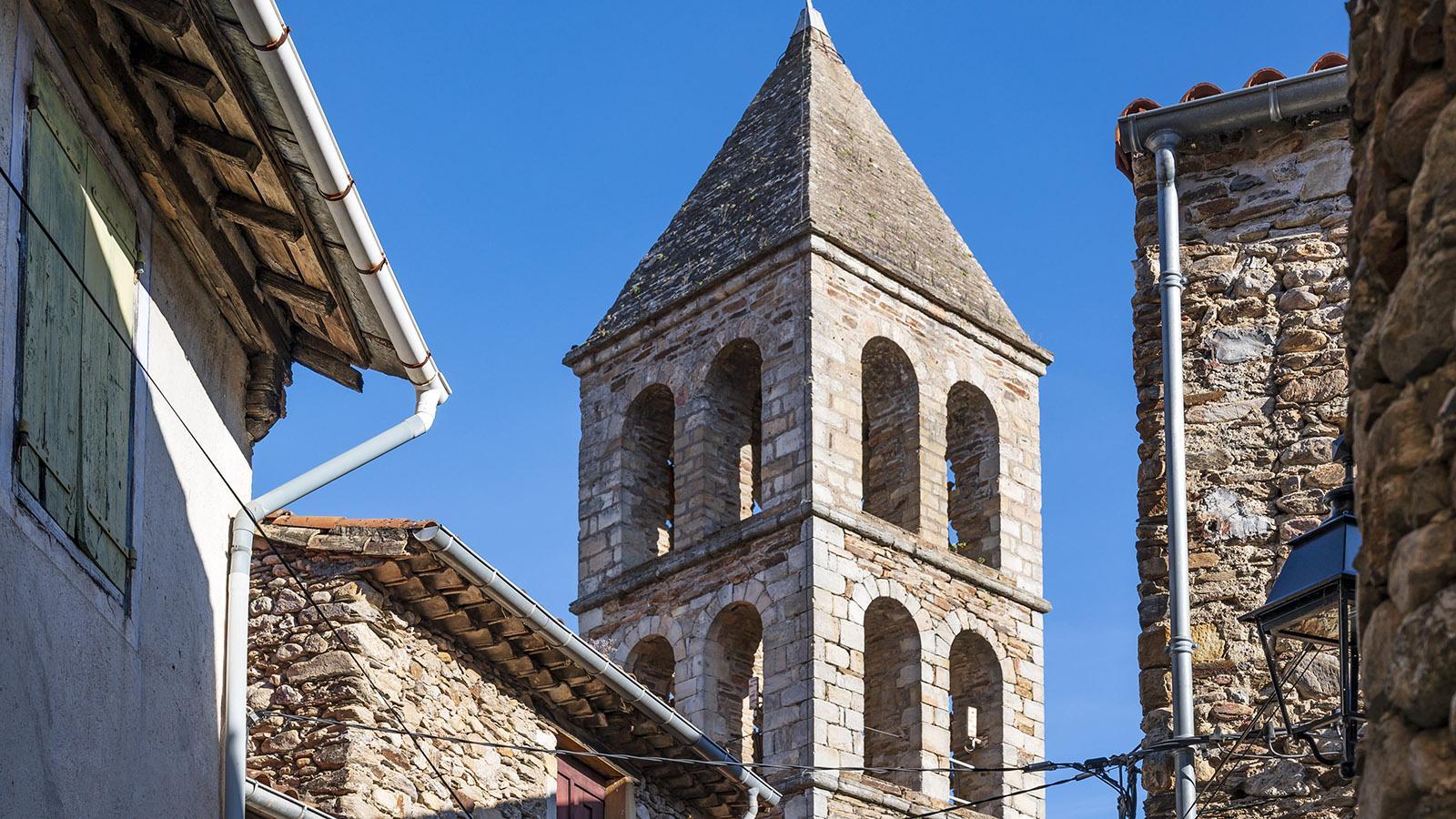 Von der einstigen Burg ist der Kirchturm der <em>église Saint-Étienne</em> zu sehen. Foto: Hilke Maunder