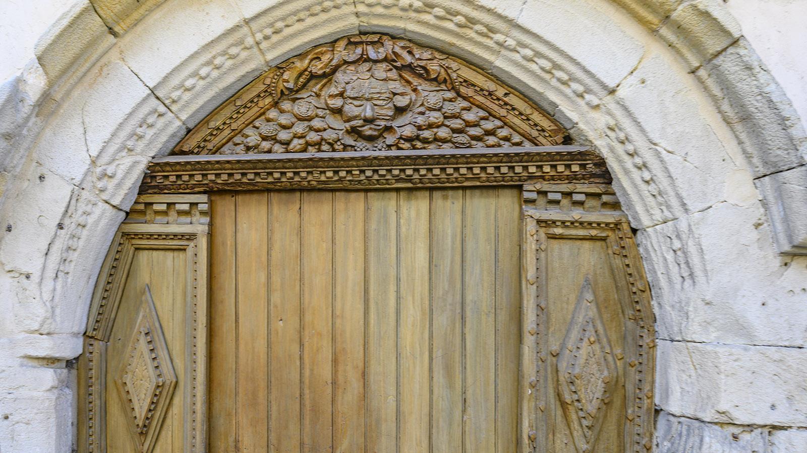 Detail einer Tür am <em<vieux bourg</em>. Foto: Hilke Maunder