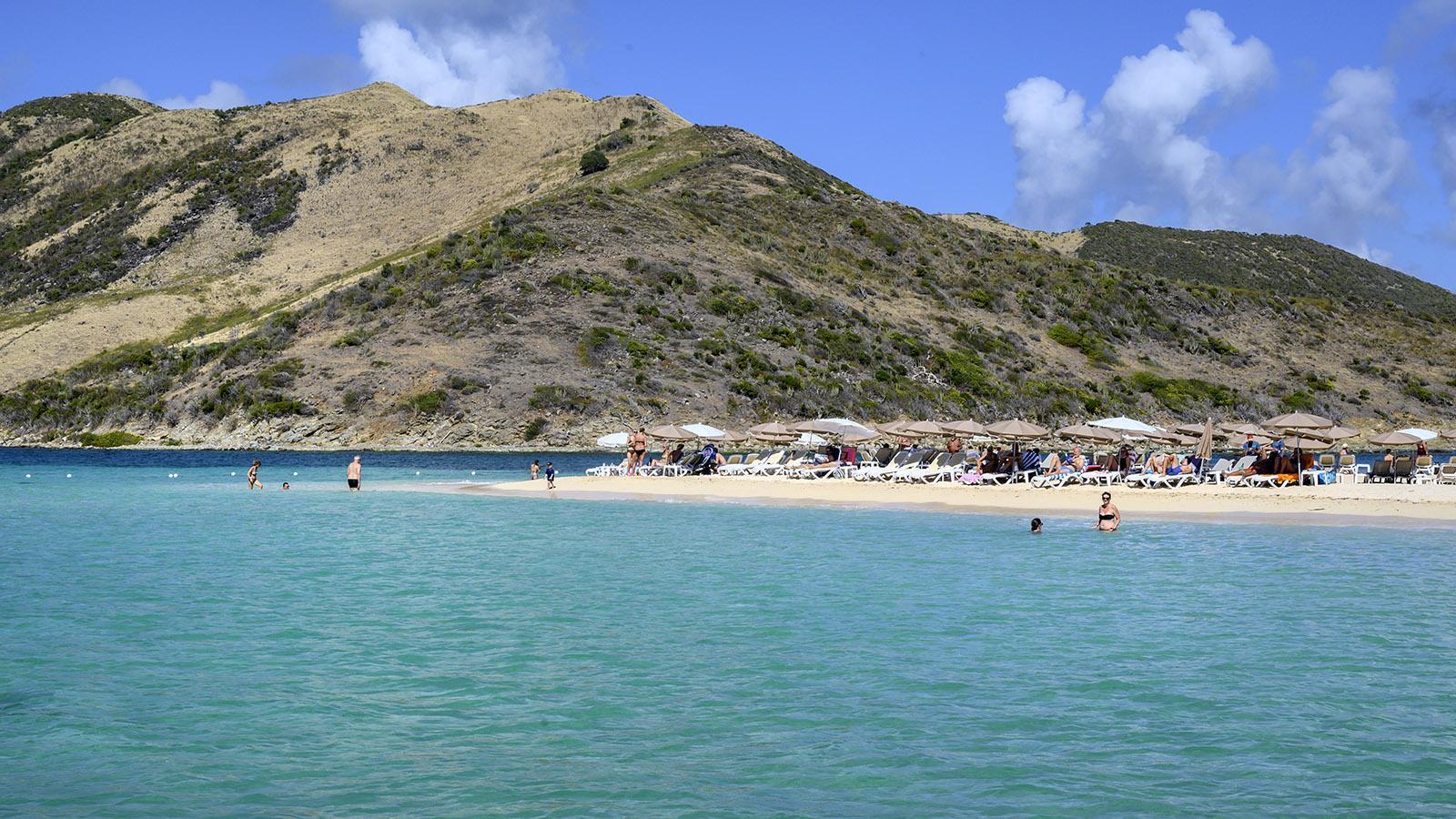 Karibiktraum: das Inselchen Pinel mit der Strandbar Karibuni. Foto: Hilke Maunder