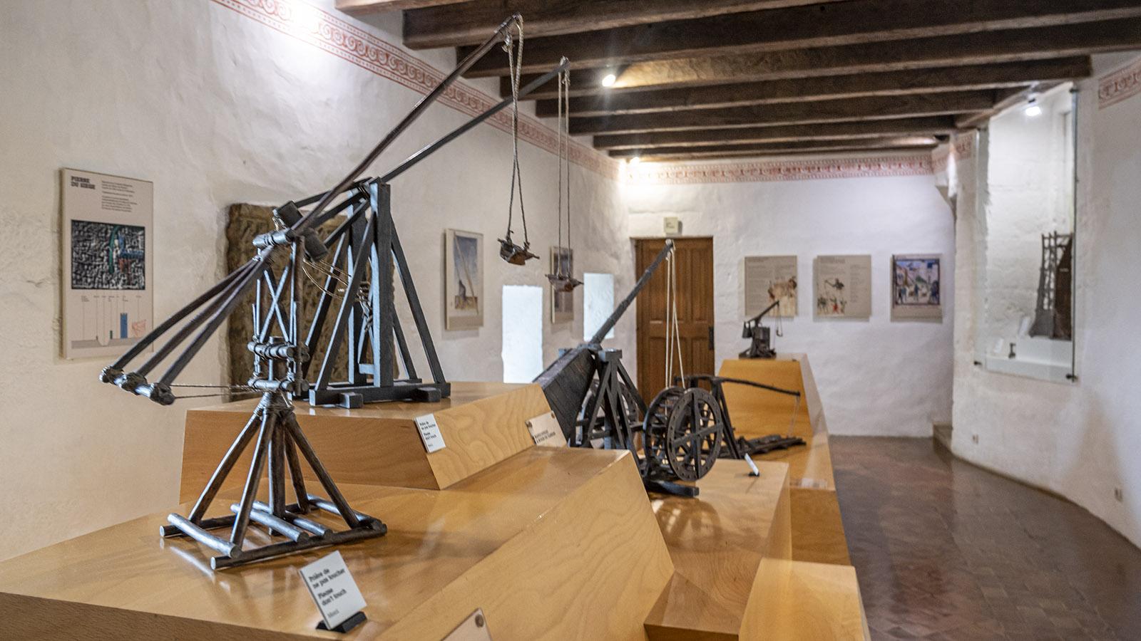 Drinnen zeigt das Museum Kriegsmaschinerie im Modell, auf dem Freigelände in voller Größe. Foto: Hilke Maunder