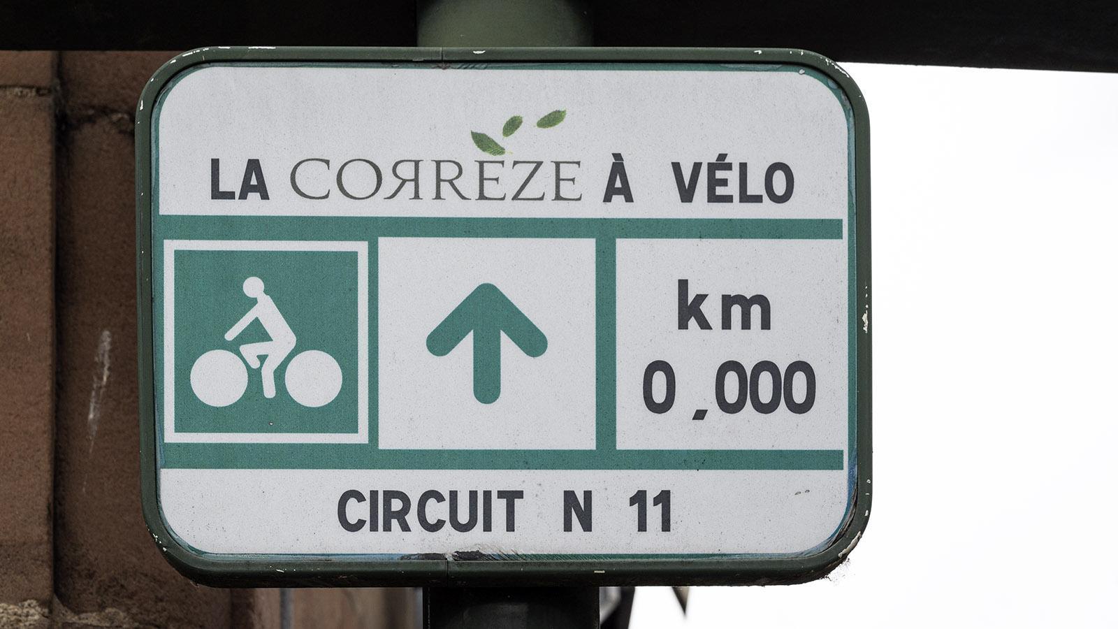 Die Corrèze mit dem Fahrrad erleben: In Beaulieu-sur-Dordogne beginnt die geführte Radrunde durch das Département. Foto: Hilke Maunder