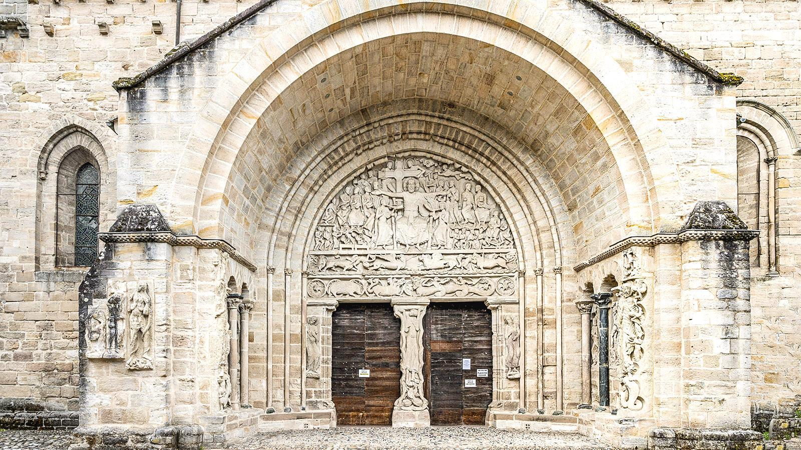 Das Tympanon der Abteikirche Saint-Pierre. Foto: Hilke Maunder
