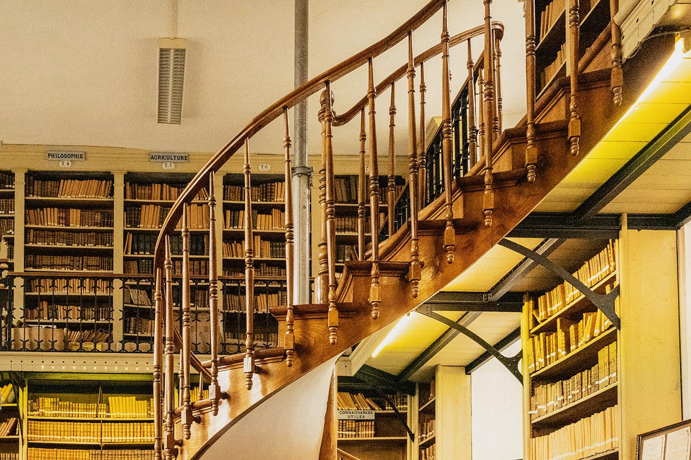 Die Stadtbibliothek von Aire-sur-la-Lys ist ein Juwel für Bücherliebhaber. Foto: Hilke Maunder