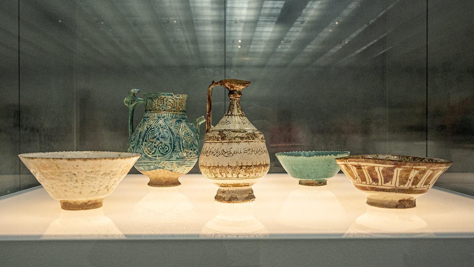 Trinkgefässe aus Iran, um ca. 1150 n. Chr. Foto: Hilke Maunder