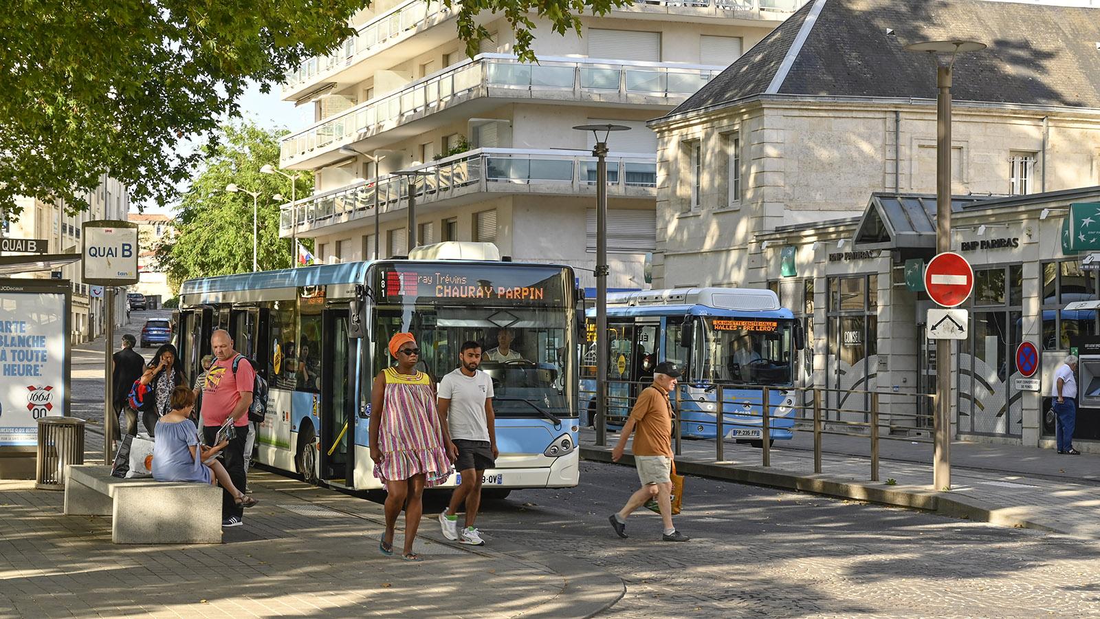 Der Busbahnhof der Place de la Brèche. Foto: Hilke Maunder