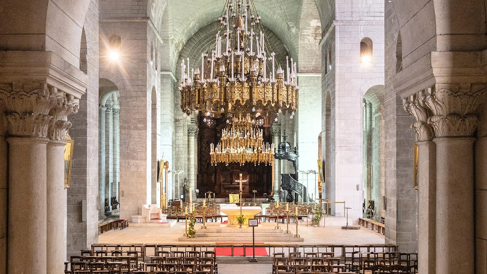 Die Kronleuchter der Süd- und Mittelkuppel der Kathedrale. Foto: Hilke Maunder
