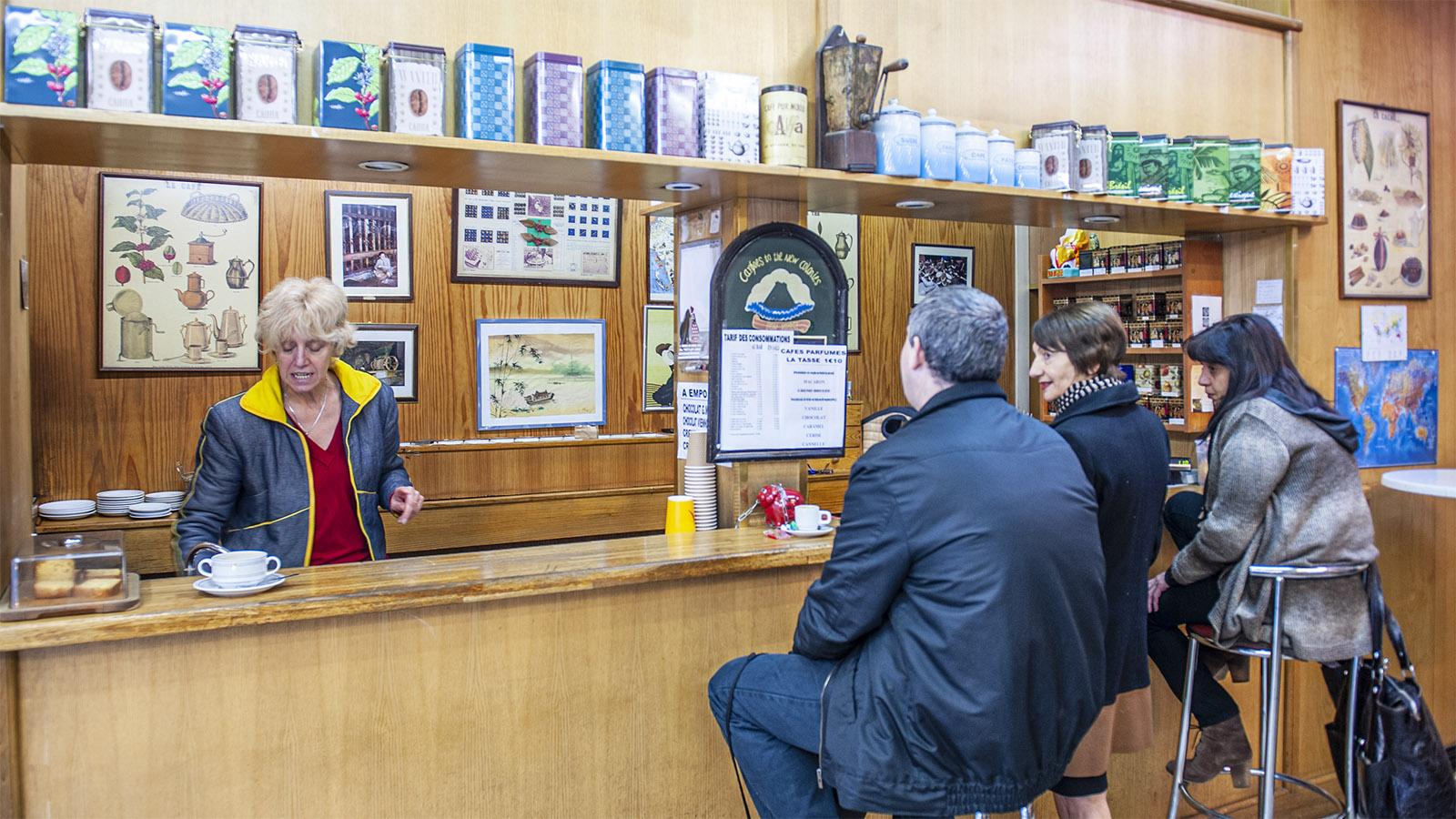 Traditionell und beliebt seit Jahrzehnten ist diese Café-Bar einer Brûlerie im Quartier Latin. Foto: Hilke Maunder