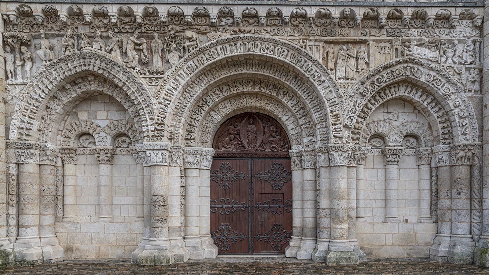 Die Portale der <em>Église Notre-Dame-la-Grande</em>. Foto: Hilke Maunder