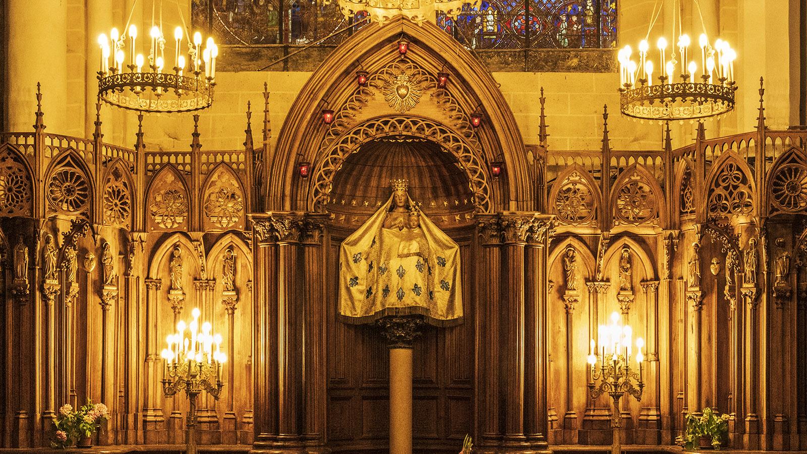 Die Madonnenfigur der Kathedrale von Chartres. Foto: Hilke Maunder
