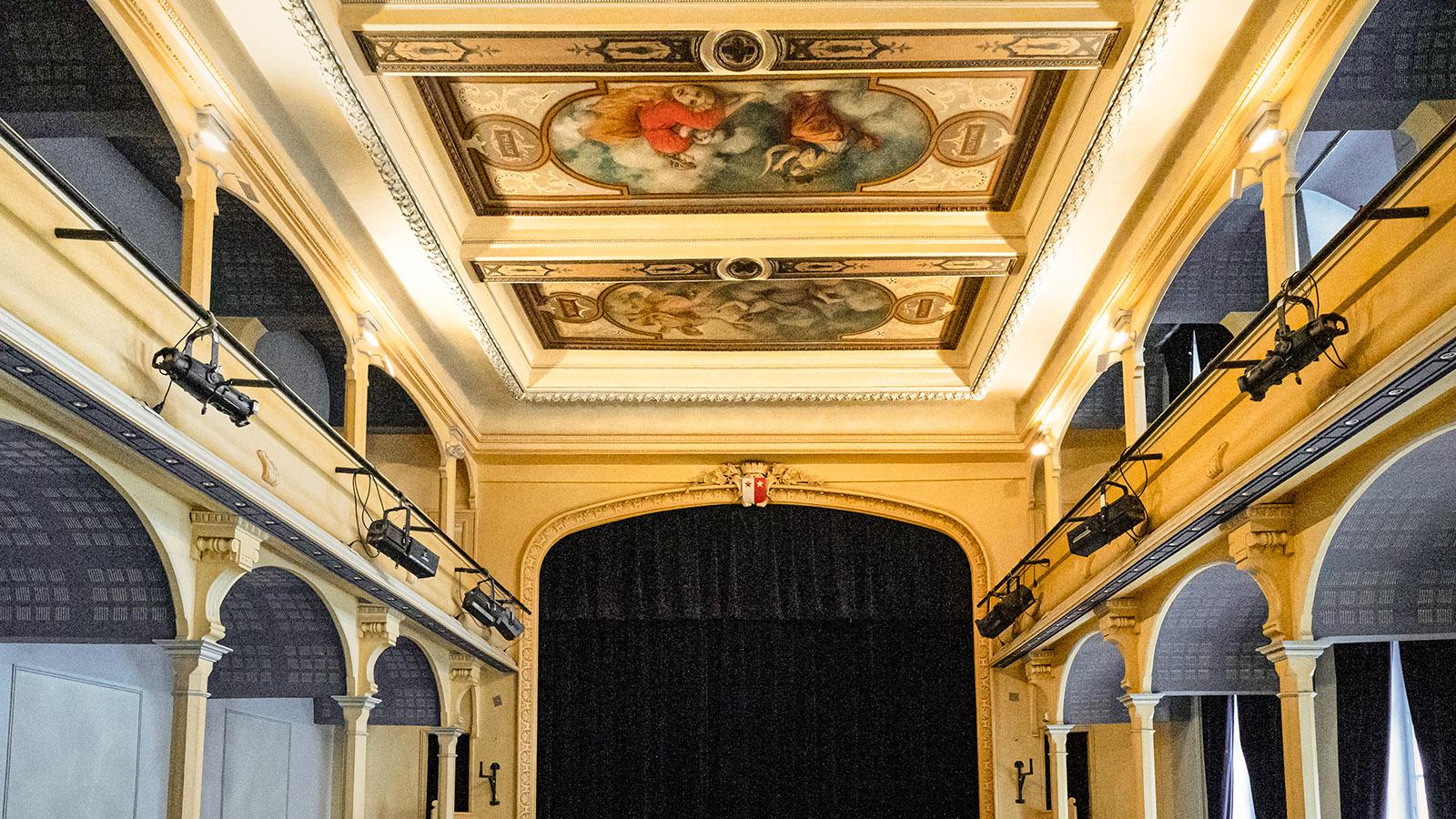 Das Stadttheater im Rathaus von Hesdin. Foto: Hilke Maunder