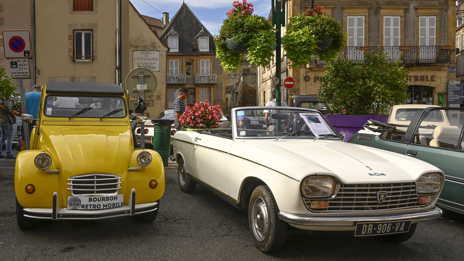 Was waren das für Zeiten, als Peugeot noch Cabrios herstellte und die Ente in Frankreich allgegenwärtig war! Foto: Hilke Maunder