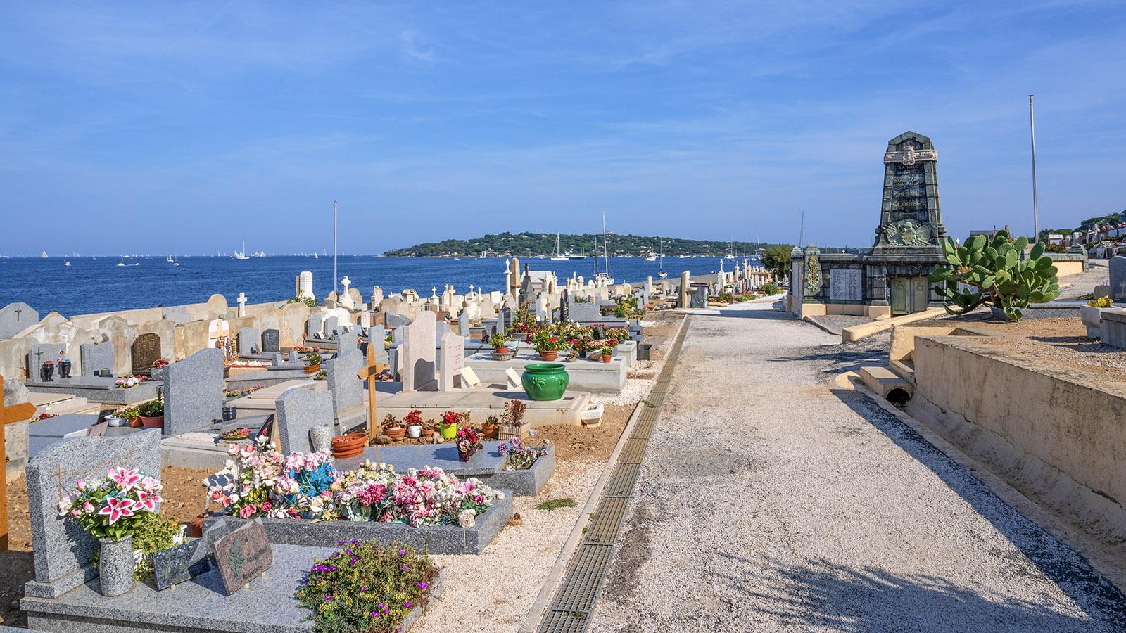 Er gehört zu den schönsten Friedhöfen Frankreichs: der cimetière marin von Saint-Tropez. Foto: Hilke Maunder