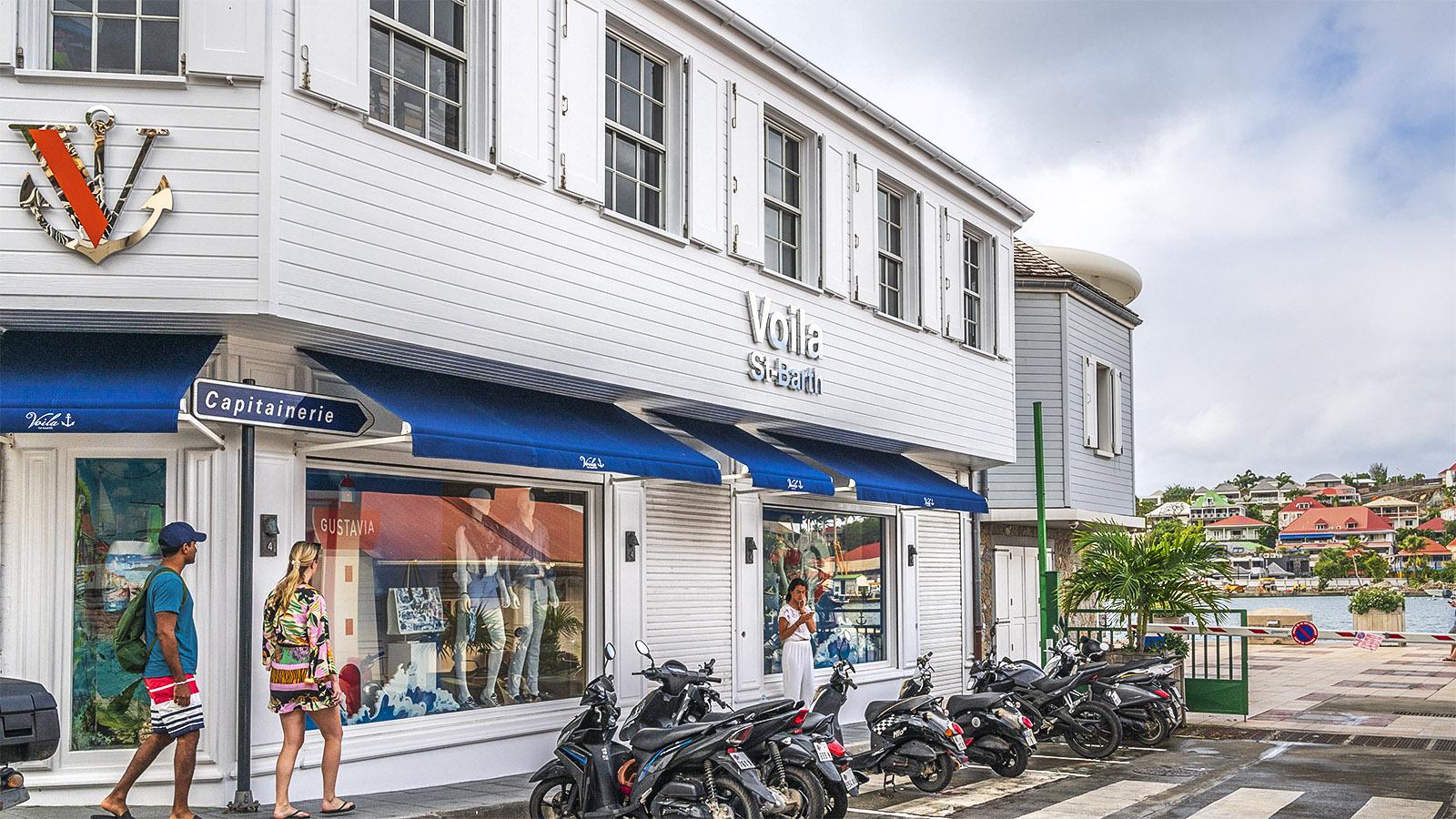 <em>Voilà</em>, eine angesagte Shoppingadresse in Gustavia. Foto: Hilke Maunder
