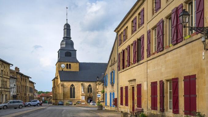 Die église Saint-Nicolas< von Marville. Foto: Hilke Maunder